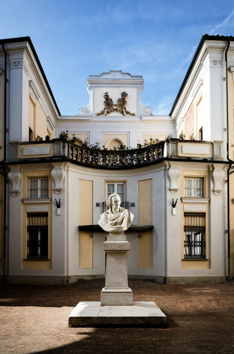 Asti (Italy), Palazzo Alfieri